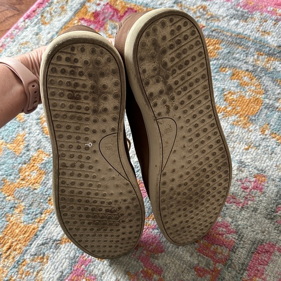 Aloha Island Brown Leather Oxfords - Picture 4 of 4